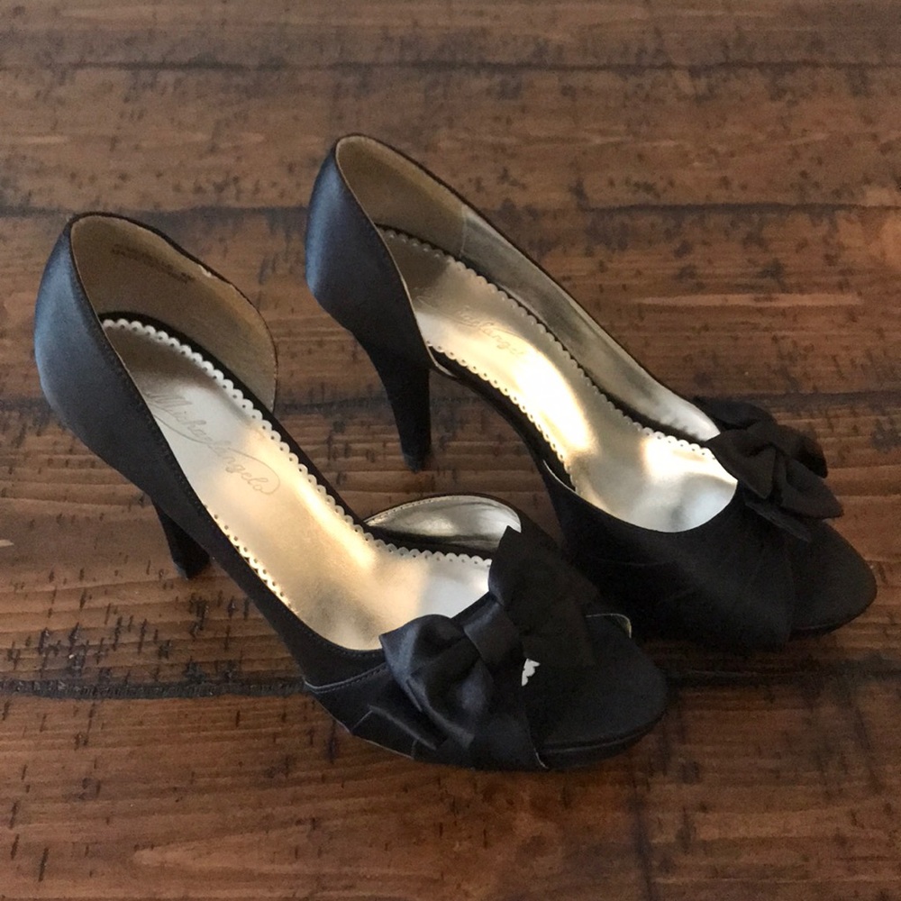 Black Bowtie Pumps